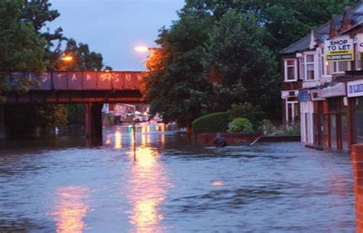 What year did Hull flood?